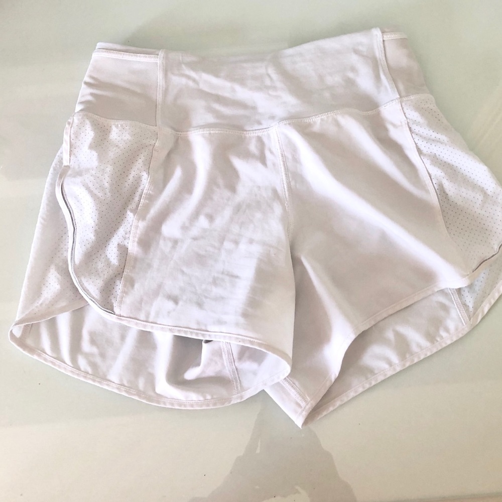 Lululemon Highrise White Shorts 2.5”